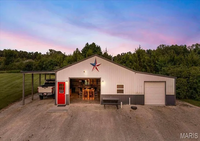 Photo 3 of Single family home for sale at 396 Bunker Hl Rd, Silex, MO 63377 | MLS# MIS26065610 | Listing updated on 2026-10-21