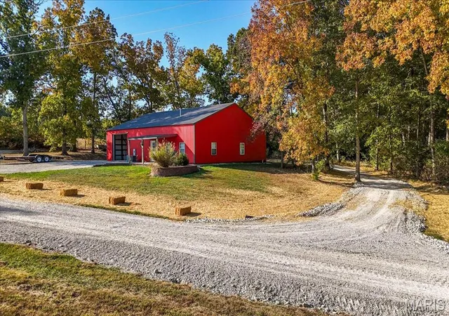 Photo 4 of Single family home for sale at 396 Bunker Hl Rd, Silex, MO 63377 | MLS# MIS26065610 | Listing updated on 2026-10-21