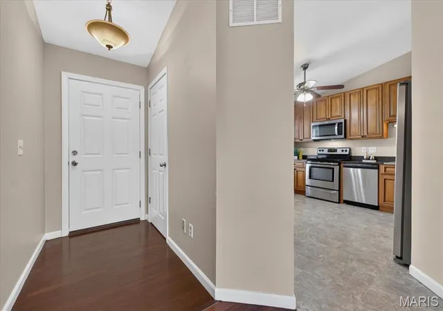 Photo 2 of Single family home for sale at 16 Devondale Pl, Saint Peters, MO 63376 | MLS# MIS26065612 | Listing updated on 2026-10-19