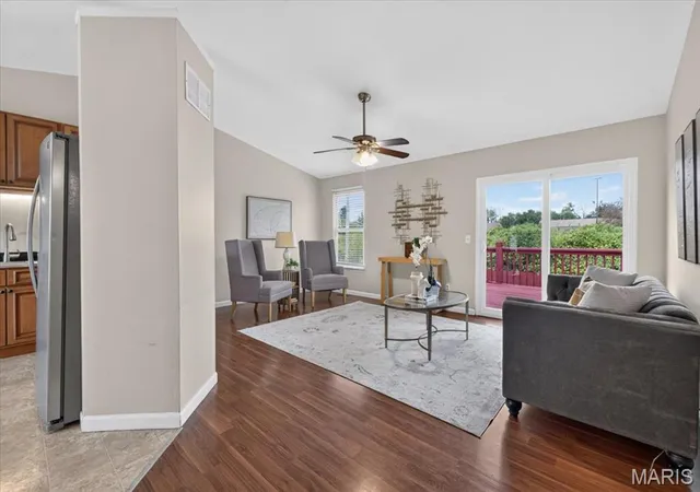 Photo 3 of Single family home for sale at 16 Devondale Pl, Saint Peters, MO 63376 | MLS# MIS26065612 | Listing updated on 2026-10-19