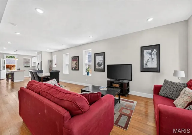 Photo 4 of Townhouse for sale at 2617 Armand Pl, Saint Louis, MO 63104 | MLS# MIS26065616 | Listing updated on 2026-10-12
