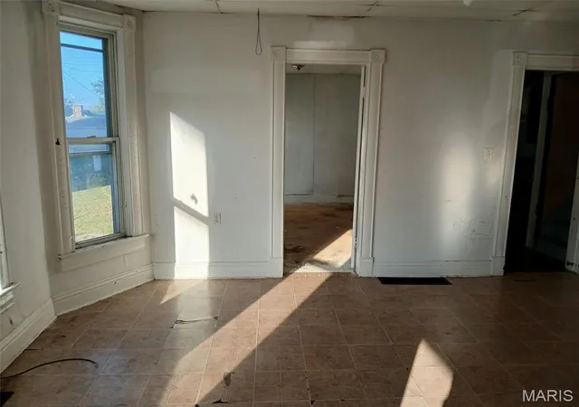Photo 4 of Single family home for sale at 110 N Jefferson St, Medora, IL 62063 | MLS# MIS26065631 | Listing updated on 2026-10-13