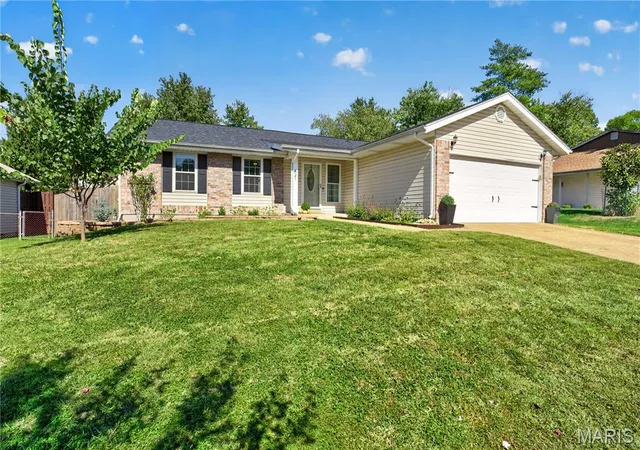 Photo 3 of Sale Pending at 421 Talbert Ct, Ballwin, MO 63021 | MLS# MIS26065648 | Listing updated on 2026-10-20