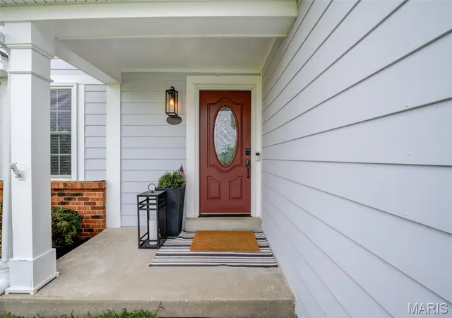 Photo 2 of Single family home for sale at 1094 Harness Dr, Saint Charles, MO 63304 | MLS# MIS26065651 | Listing updated on 2026-10-19