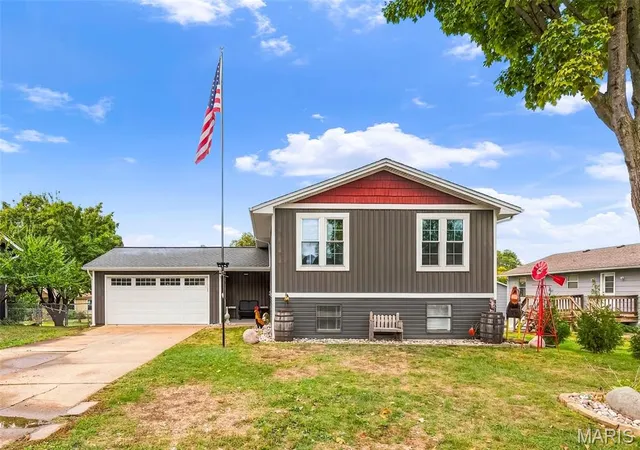Photo 1 of Single family home for sale at 113 El Perro Dr, Saint Peters, MO 63376 | MLS# MIS26065653 | Listing updated on 2026-10-18
