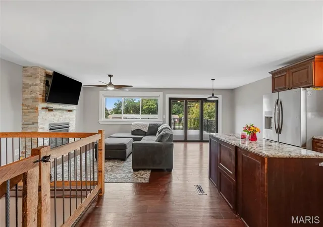 Photo 4 of Single family home for sale at 113 El Perro Dr, Saint Peters, MO 63376 | MLS# MIS26065653 | Listing updated on 2026-10-18
