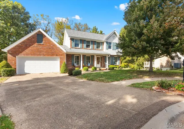 Photo 1 of Single family home for sale at 2 Hue Ct, Saint Charles, MO 63303 | MLS# MIS26065655 | Listing updated on 2026-10-23