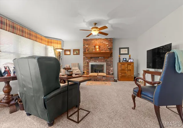 Photo 4 of Single family home for sale at 2 Hue Ct, Saint Charles, MO 63303 | MLS# MIS26065655 | Listing updated on 2026-10-23