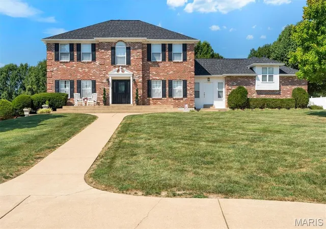 Photo 1 of Single family home for sale at 1 Cross Crk Ln, O Fallon, MO 63366 | MLS# MIS26065657 | Listing updated on 2026-10-22