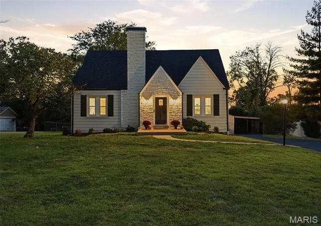 Photo 1 of Single family home for sale at 9924 Juengel Dr, Saint Louis, MO 63128 | MLS# MIS26065658 | Listing updated on 2026-10-20