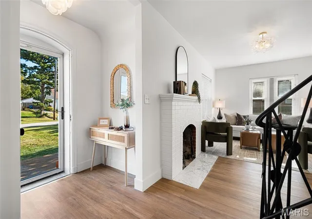 Photo 4 of Single family home for sale at 9924 Juengel Dr, Saint Louis, MO 63128 | MLS# MIS26065658 | Listing updated on 2026-10-20