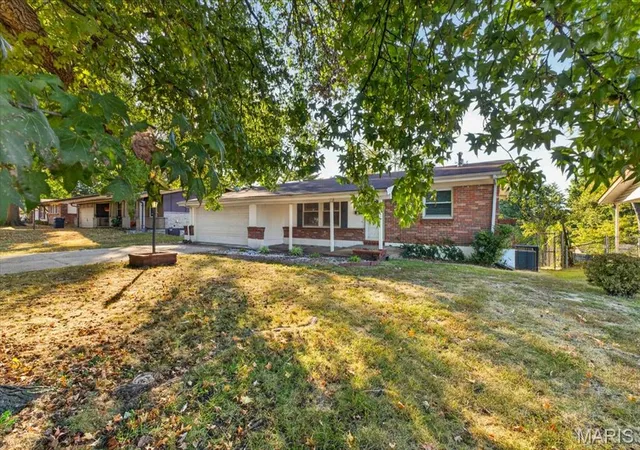Photo 3 of Single family home for sale at 2522 Hackman Dr, Saint Louis, MO 63136 | MLS# MIS26065659 | Listing updated on 2026-10-14