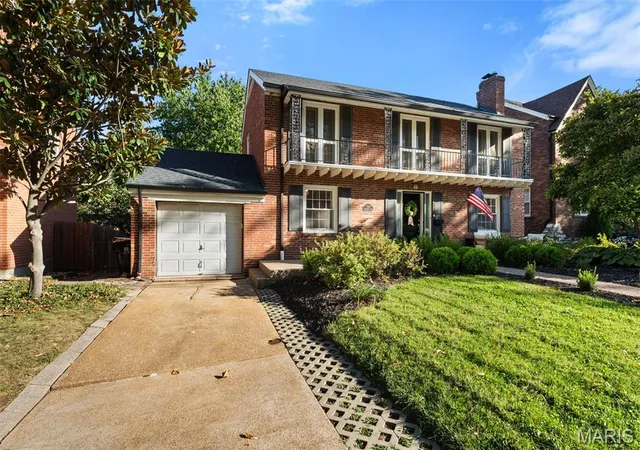 Photo 3 of Sale Pending at 7137 Cambridge Ave, Saint Louis, MO 63130 | MLS# MIS26065666 | Listing updated on 2026-10-17