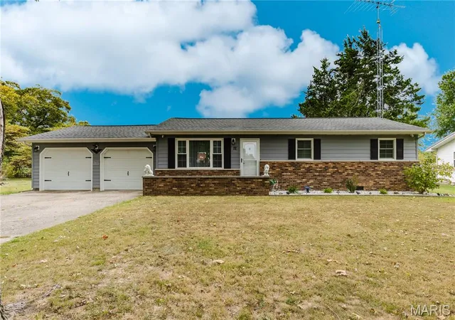 Photo 1 of Single family home for sale at 72 N Walnut St, Richview, IL 62877 | MLS# MIS26065667 | Listing updated on 2026-10-15