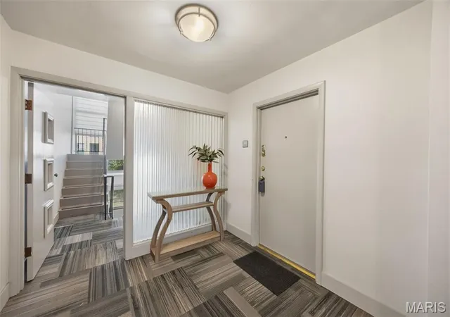 Photo 3 of Condo for sale at 1 Delcrest Ct #103, Saint Louis, MO 63124 | MLS# MIS26065672 | Listing updated on 2026-10-26