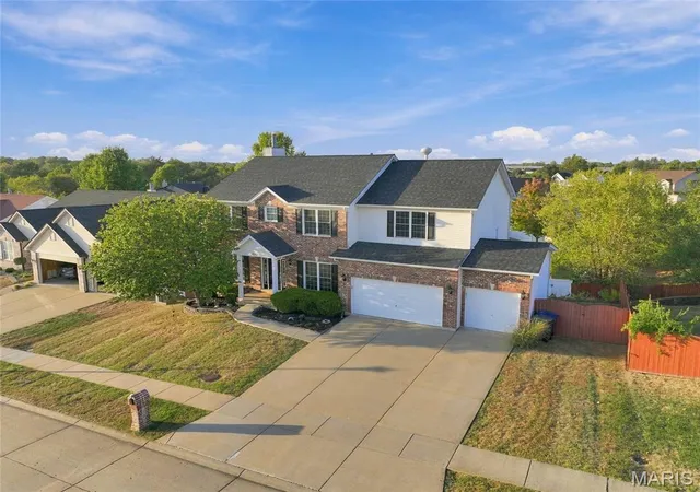 Photo 2 of Single family home for sale at 2503 Bear Crk Dr, Wentzville, MO 63385 | MLS# MIS26065675 | Listing updated on 2026-10-20