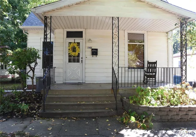 Photo 1 of Sale Pending at 142 Springer Ave, Edwardsville, IL 62025 | MLS# MIS26065678 | Listing updated on 2026-10-16