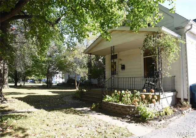 Photo 4 of Sale Pending at 142 Springer Ave, Edwardsville, IL 62025 | MLS# MIS26065678 | Listing updated on 2026-10-16