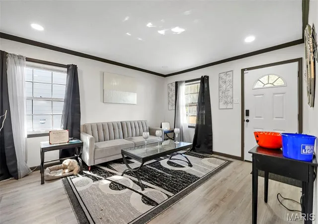 Photo 4 of Single family home for sale at 440 Midlothian Rd, Saint Louis, MO 63137 | MLS# MIS26065680 | Listing updated on 2026-10-18