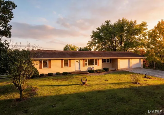 Photo 3 of Single family home for sale at 1642 Dietrich Rd, Foristell, MO 63348 | MLS# MIS26065685 | Listing updated on 2026-10-19