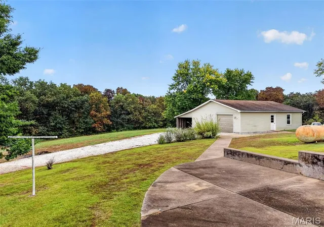 Photo 4 of Single family home for sale at 1642 Dietrich Rd, Foristell, MO 63348 | MLS# MIS26065685 | Listing updated on 2026-10-19