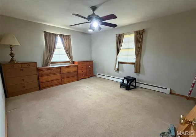 Photo 4 of Sale Pending at 714 W Henry St, Staunton, IL 62088 | MLS# MIS26065690 | Listing updated on 2026-10-16