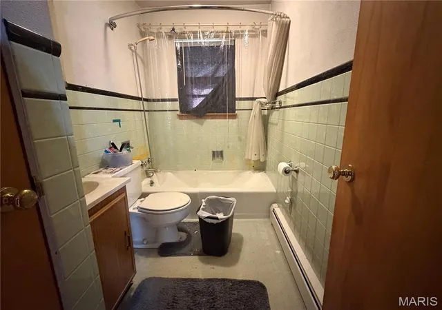 Photo 7 of Sale Pending at 714 W Henry St, Staunton, IL 62088 | MLS# MIS26065690 | Listing updated on 2026-10-16