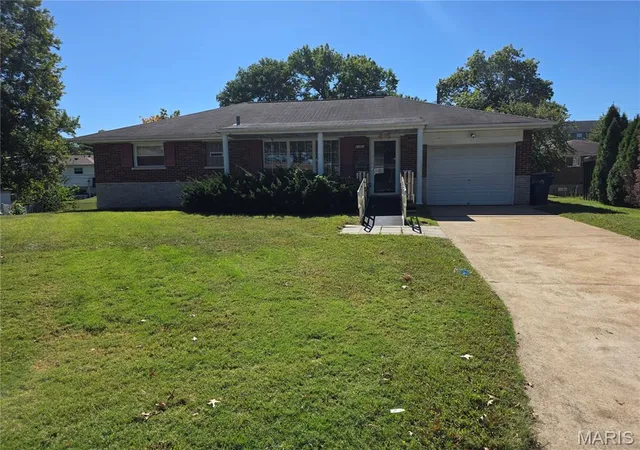 Photo 1 of Sale Pending at 8382 Lonkar Dr, Saint Louis, MO 63123 | MLS# MIS26065692 | Listing updated on 2026-10-20