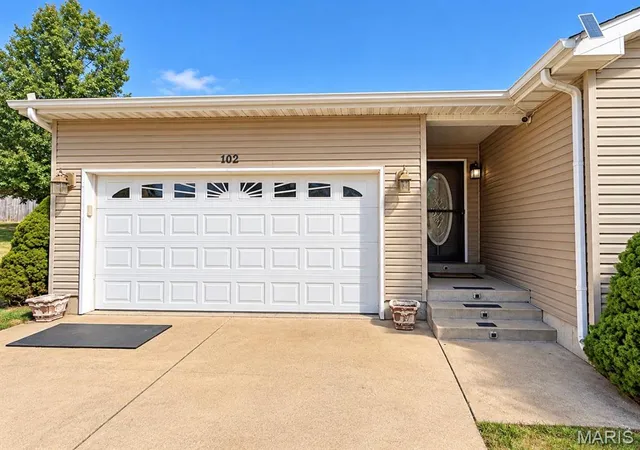 Photo 2 of Single family home for sale at 102 Ray Lee Dr, Park Hills, MO 63601 | MLS# MIS26065694 | Listing updated on 2026-10-14