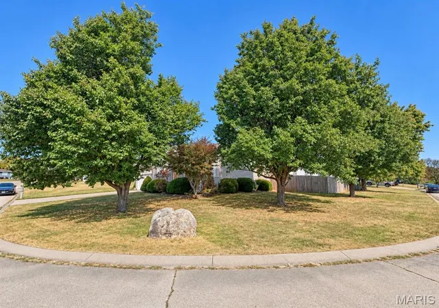 Photo 3 of Single family home for sale at 102 Ray Lee Dr, Park Hills, MO 63601 | MLS# MIS26065694 | Listing updated on 2026-10-14