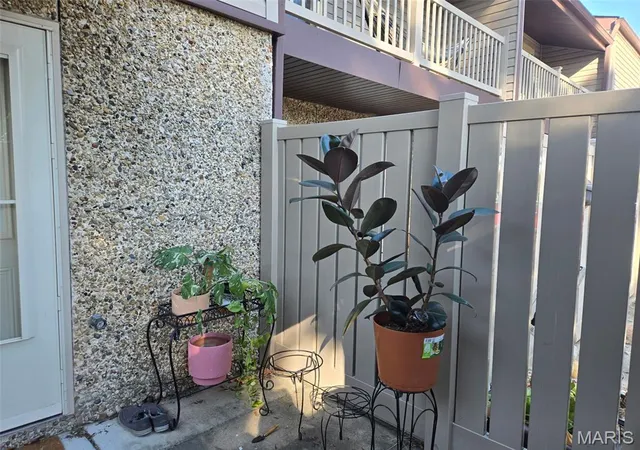 Photo 3 of Townhouse for sale at 1503 Poplar St #8, Highland, IL 62249 | MLS# MIS26065698 | Listing updated on 2026-10-13