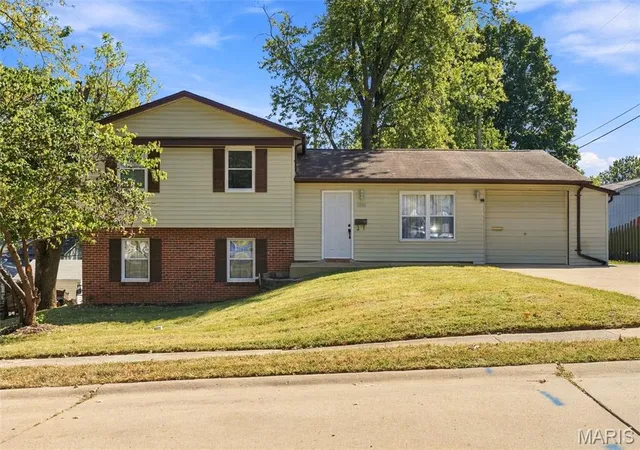Photo 1 of Single family home for sale at 3380 Bristol Hall Dr, Bridgeton, MO 63044 | MLS# MIS26065701 | Listing updated on 2026-10-17