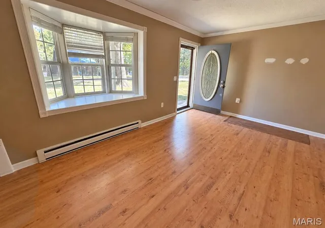 Photo 3 of Single family home for sale at 807 Dexter Crk Dr, Dexter, MO 63841 | MLS# MIS26065705 | Listing updated on 2026-10-13