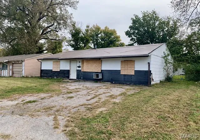 Photo 3 of Single family home for sale at 1144 Water St, East Saint Louis, IL 62206 | MLS# MIS26065707 | Listing updated on 2026-10-13