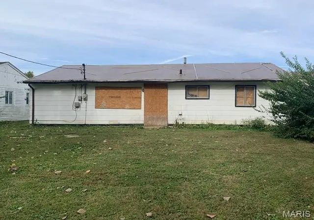 Photo 3 of Single family home for sale at 1144 Water St, East Saint Louis, IL 62206 | MLS# MIS26065707 | Listing updated on 2026-10-13