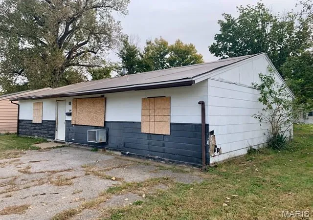Photo 4 of Single family home for sale at 1144 Water St, East Saint Louis, IL 62206 | MLS# MIS26065707 | Listing updated on 2026-10-13