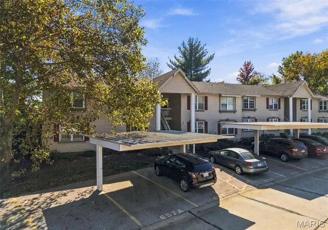 Photo 2 of Condo for sale at 657a Sugar Trl Ct #5, Saint Peters, MO 63376 | MLS# MIS26065710 | Listing updated on 2026-10-18