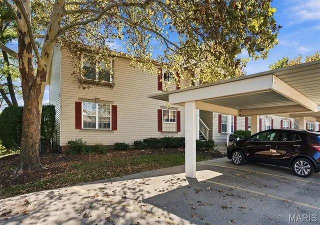Photo 3 of Condo for sale at 657a Sugar Trl Ct #5, Saint Peters, MO 63376 | MLS# MIS26065710 | Listing updated on 2026-10-18