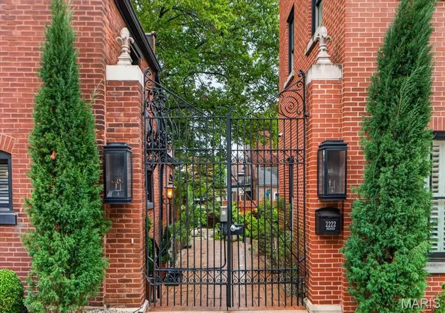 Photo 1 of Single family home for sale at 2220 Menard St, Saint Louis, MO 63104 | MLS# MIS26065712 | Listing updated on 2026-10-27