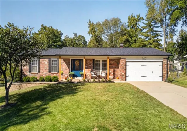 Photo 1 of Sale Pending at 307 Surf Ct, Ballwin, MO 63021 | MLS# MIS26065715 | Listing updated on 2026-10-17