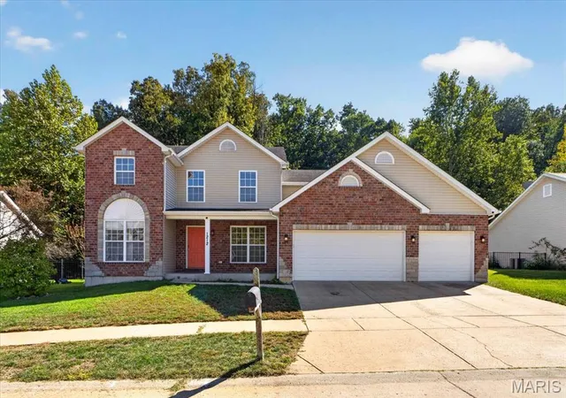 Photo 1 of Single family home for sale at 1212 Konert Valley Dr, Fenton, MO 63026 | MLS# MIS26065719 | Listing updated on 2026-10-16
