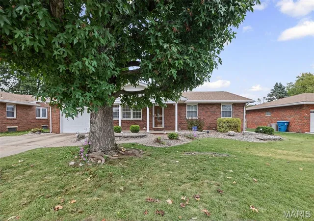 Photo 3 of Single family home for sale at 179 Red Bud Dr, Wood River, IL 62095 | MLS# MIS26065720 | Listing updated on 2026-10-16