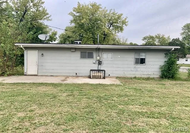 Photo 4 of Single family home for sale at 808 E 5th Street, East Saint Louis, IL 62206 | MLS# MIS26065721 | Listing updated on 2026-10-13
