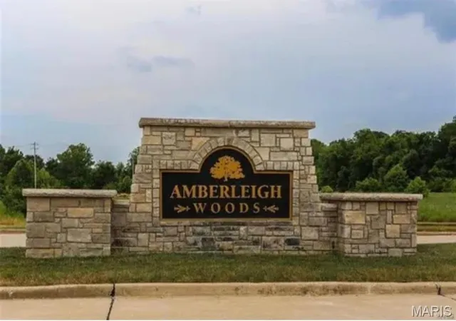 Photo 3 of Single family home for sale at 477 Amber Lake Ct, Imperial, MO 63052 | MLS# MIS26065726 | Listing updated on 2026-10-16