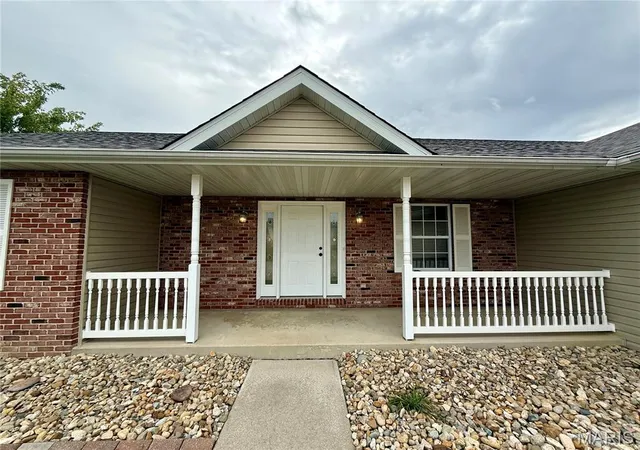 Photo 3 of Single family home for sale at 793 Cedar Ml Dr, Belleville, IL 62221 | MLS# MIS26065733 | Listing updated on 2026-10-21