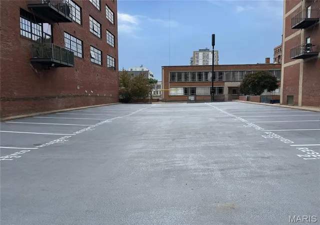 Photo 3 of Condo for sale at 1611 Locust St #503, Saint Louis, MO 63103 | MLS# MIS26065735 | Listing updated on 2026-10-12