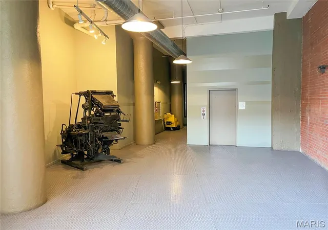 Photo 3 of Condo for sale at 1611 Locust St #503, Saint Louis, MO 63103 | MLS# MIS26065735 | Listing updated on 2026-10-12