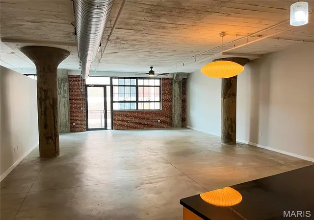 Photo 4 of Condo for sale at 1611 Locust St #503, Saint Louis, MO 63103 | MLS# MIS26065735 | Listing updated on 2026-10-12