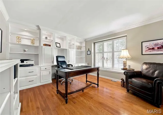 Photo 3 of Single family home for sale at 15610 Cedarmill Dr, Chesterfield, MO 63017 | MLS# MIS26065736 | Listing updated on 2026-10-22