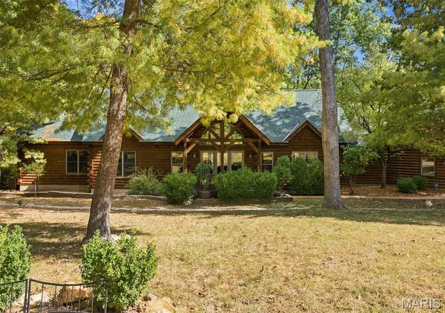 Photo 1 of Single family home for sale at 10 Cedar Frk Ct, Defiance, MO 63341 | MLS# MIS26065737 | Listing updated on 2026-10-21